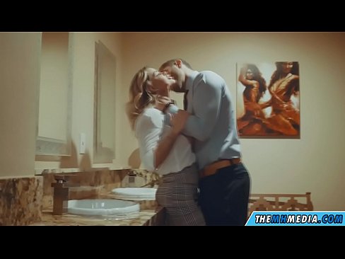 ❤️ Apabila awek berambut perang menggoda anda di tandas awam Lucah vk pada kami ms.filmepornonline.ru ❌❤